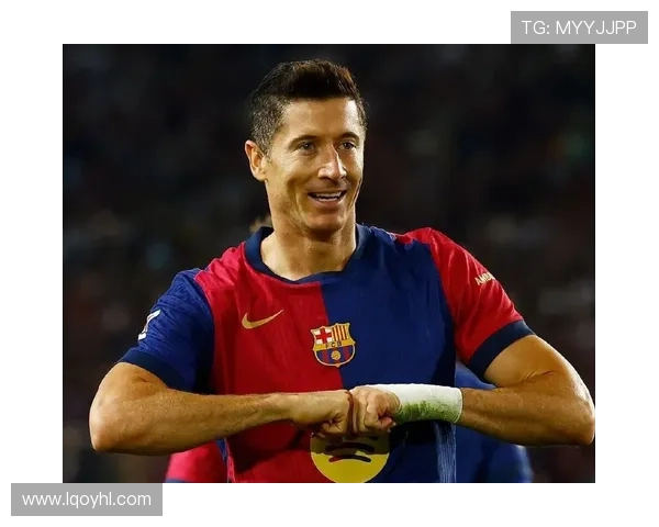 西甲32分钟戴帽,莱万庆祝胜利:快乐星期天⚽️⚽️⚽️ 西甲32分钟戴帽,莱万庆祝胜利:快乐星期天⚽️⚽️⚽️